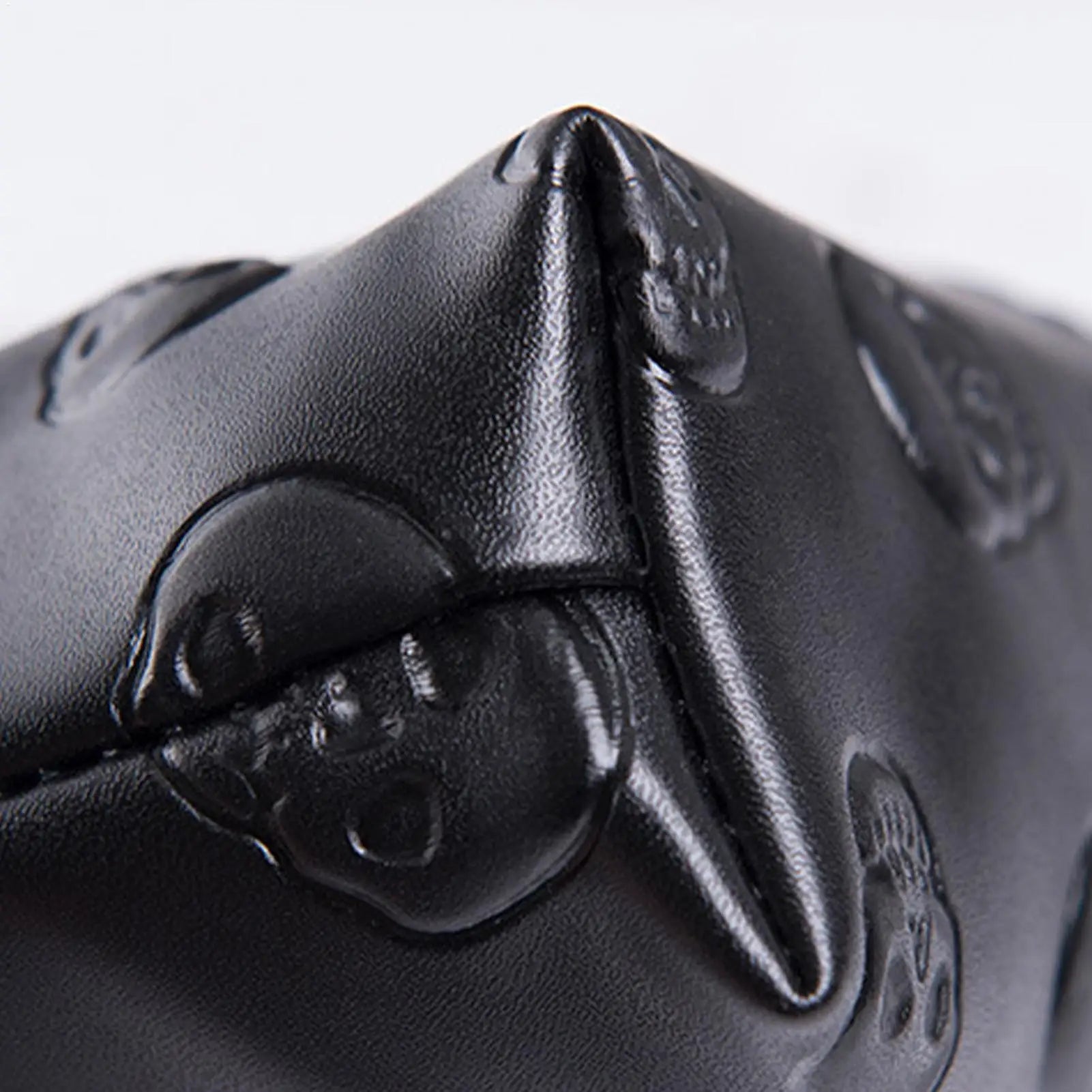 PU Leather Waterproof Skull Makeup Pouch Travel Cosmetic Bag Zippered Storage Bag for Skin Care Products Portable Black Bag
