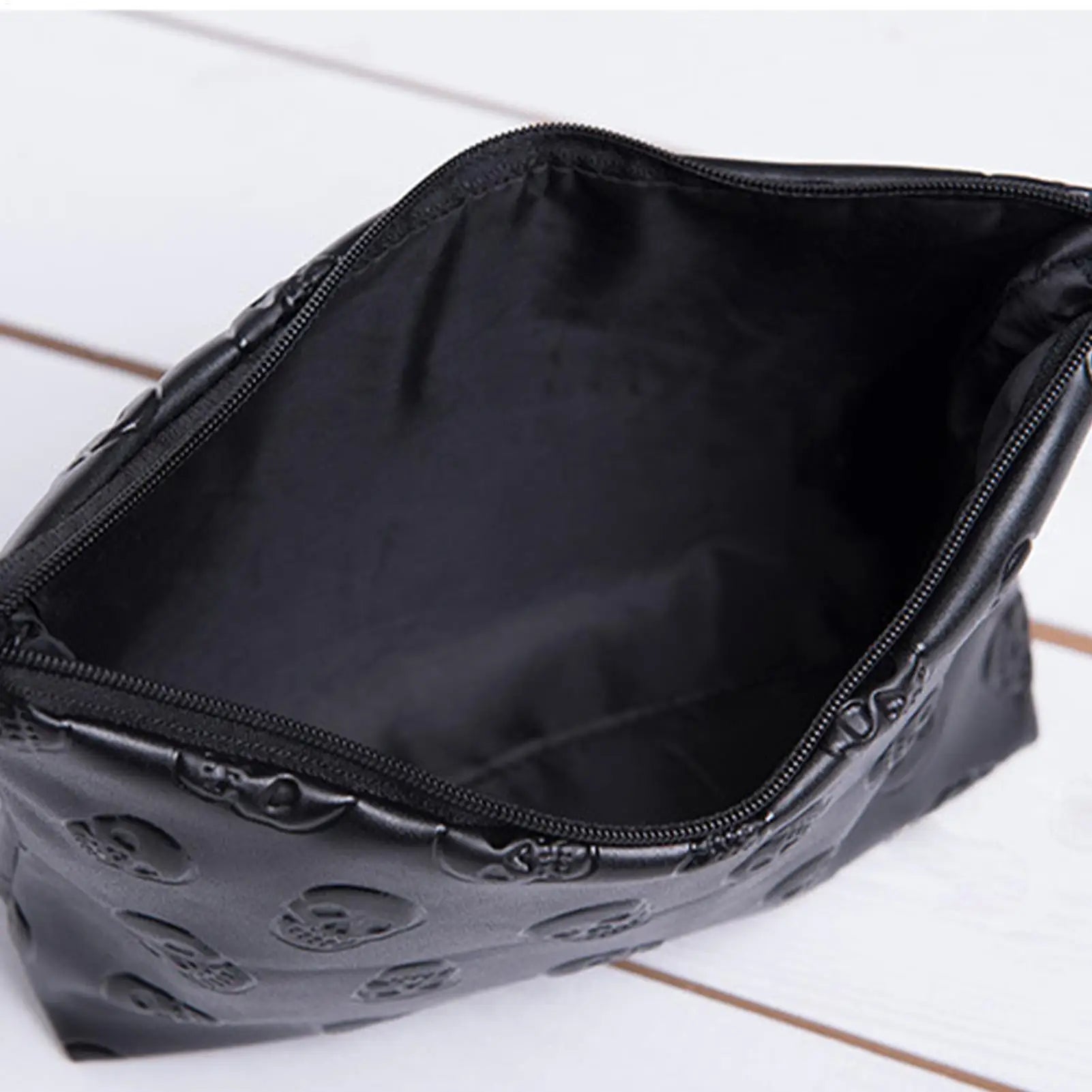 PU Leather Waterproof Skull Makeup Pouch Travel Cosmetic Bag Zippered Storage Bag for Skin Care Products Portable Black Bag